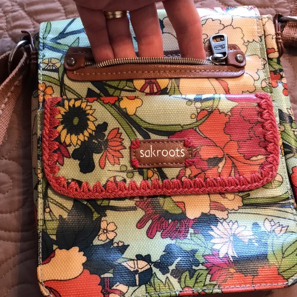 Sakroots Crossbody in EUC - Picture 11 of 12